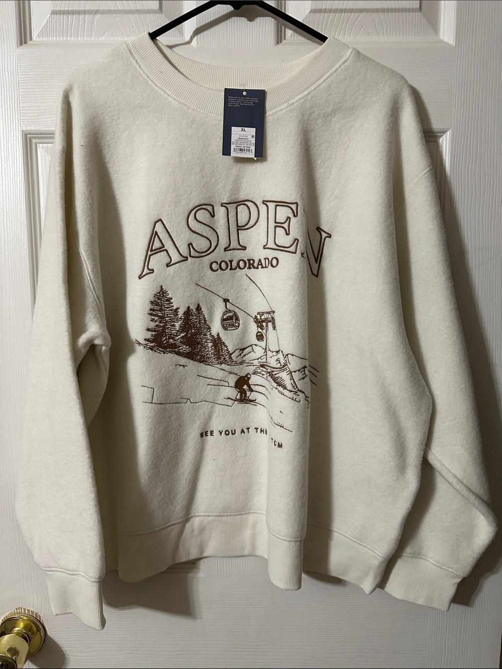 Universal Thread Cream Aspen Colorado Graphic Sweatshirt